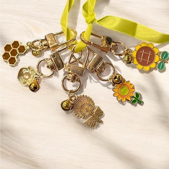 Pet Collar Charms Bumble Bee & Sunflower Enamel Charm Set with Lobster Clasps - Picture 5 of 7